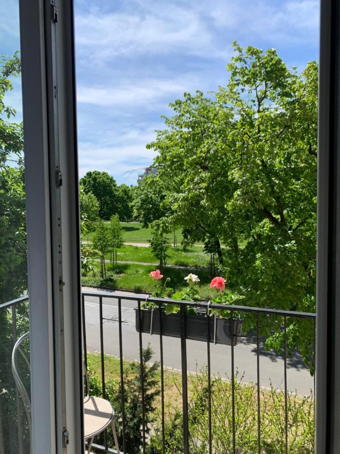 Vilagos, Kellemes Lakas, Jo Koezlekedessel Budapest Exteriör bild